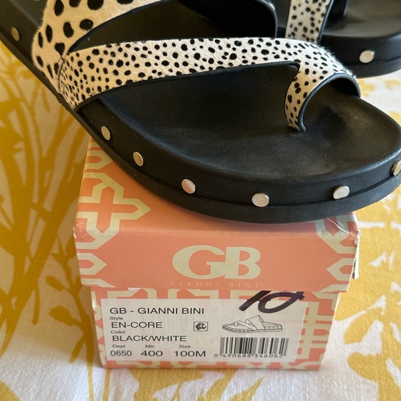 Gianni Bini Animal Print Sandals - Picture 6 of 8